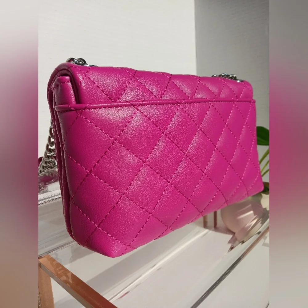 NWT INC - Quilted Crossbody Bag - Picture 4 of 16